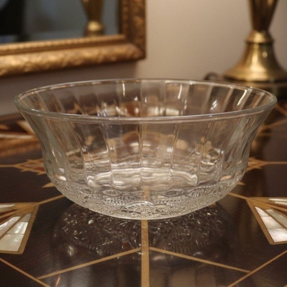 KIG Malaysia Cut Glass‎ Serving Bowl, Diamond Fleur De Lis Design, Centerpiece
